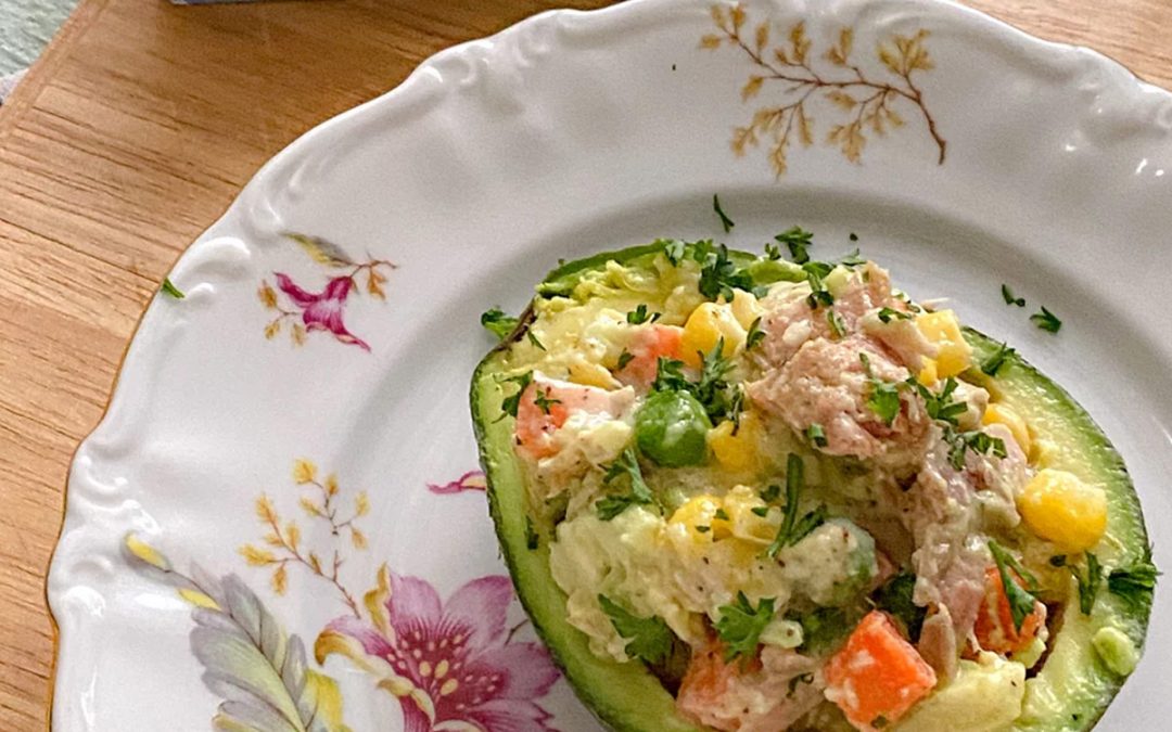 Stuffed avocados with Santo Amaro Tuna